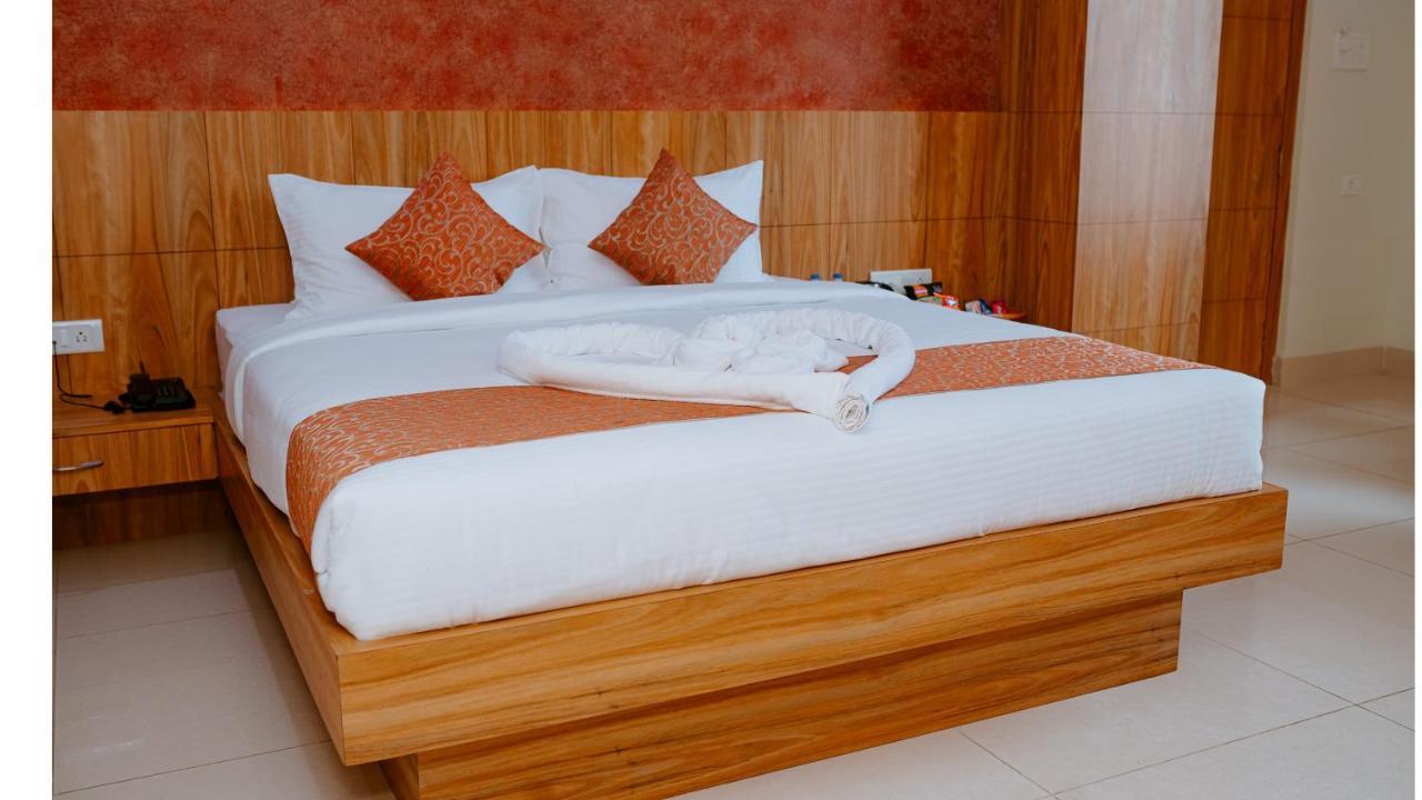 Hotel Dc Star Tarapith Ngoại thất bức ảnh
