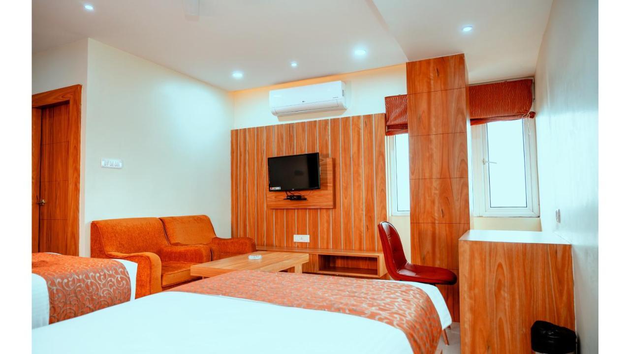 Hotel Dc Star Tarapith Ngoại thất bức ảnh