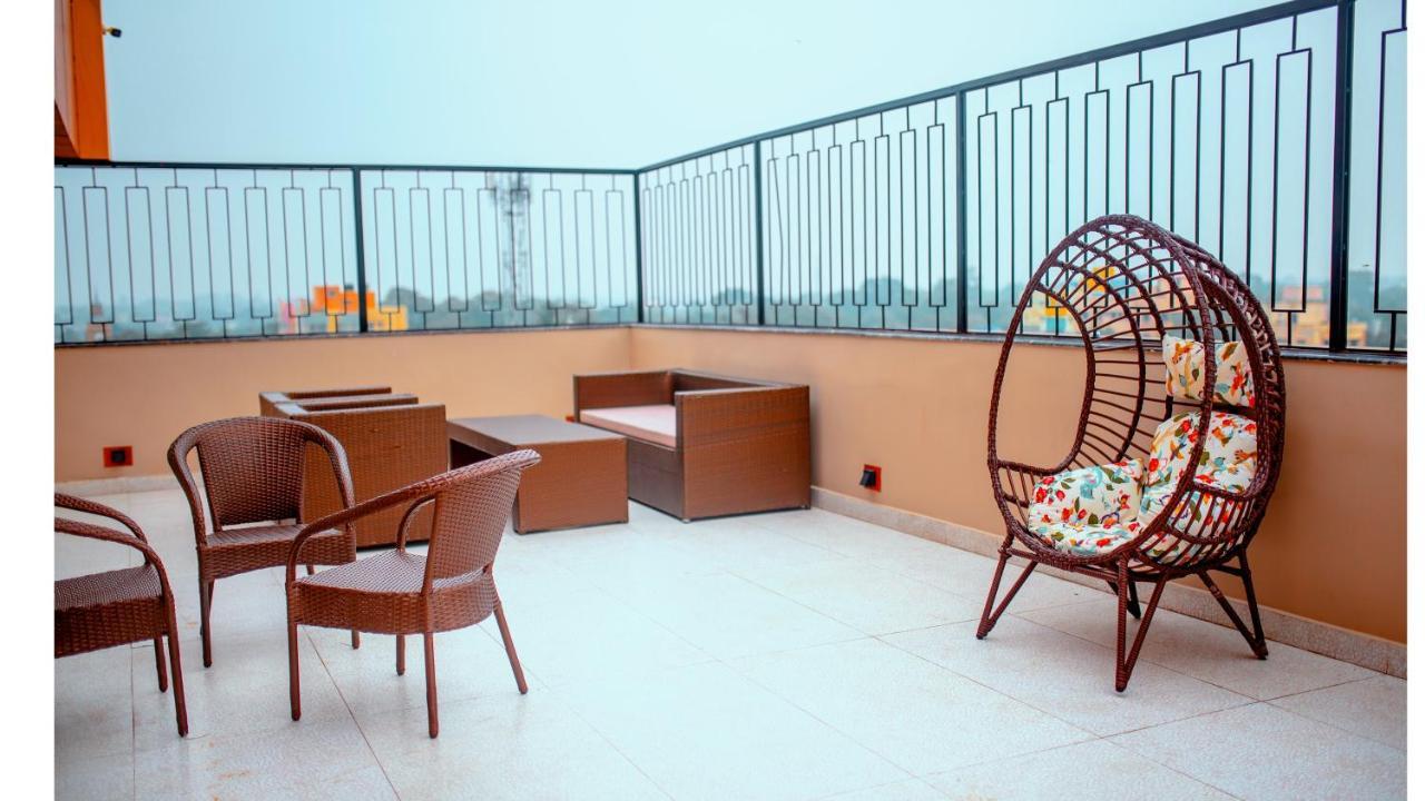 Hotel Dc Star Tarapith Ngoại thất bức ảnh