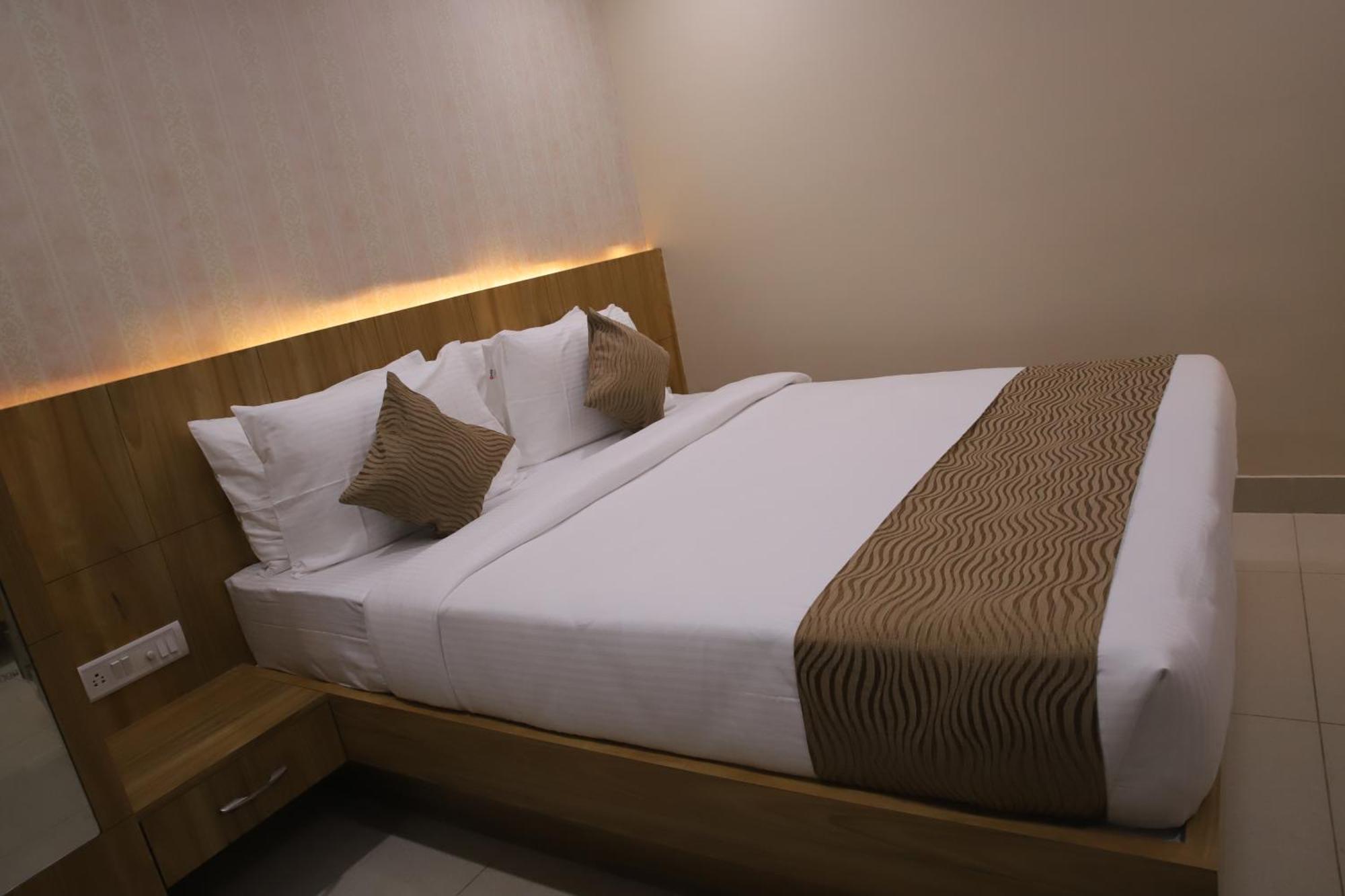 Hotel Dc Star Tarapith Ngoại thất bức ảnh